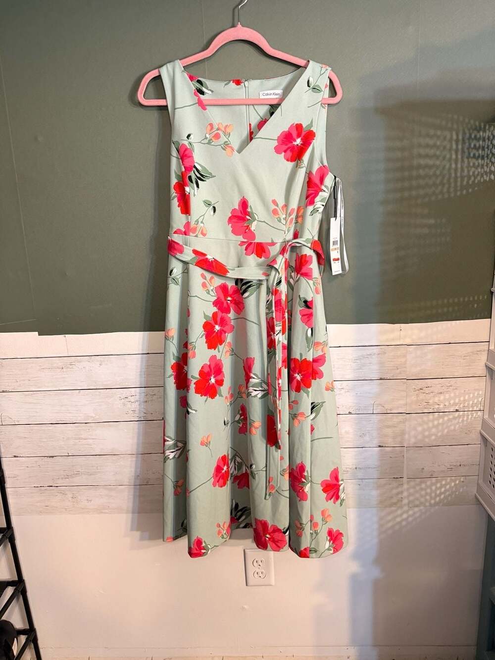 Calvin Klein Petite Floral‎ Scuba V-Neck Sleeveless Midi Dress with Sash Belt